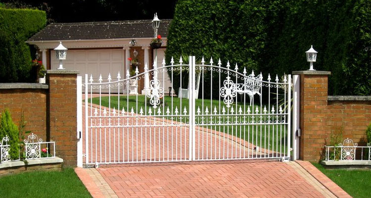 Sliding Driveway Gate Installation Bellflower