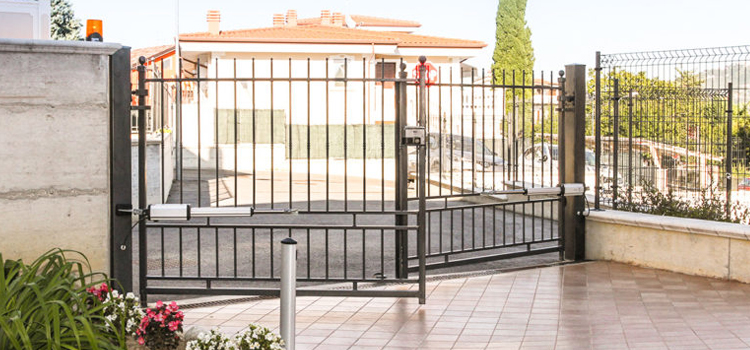 best swing gate repair in Bellflower